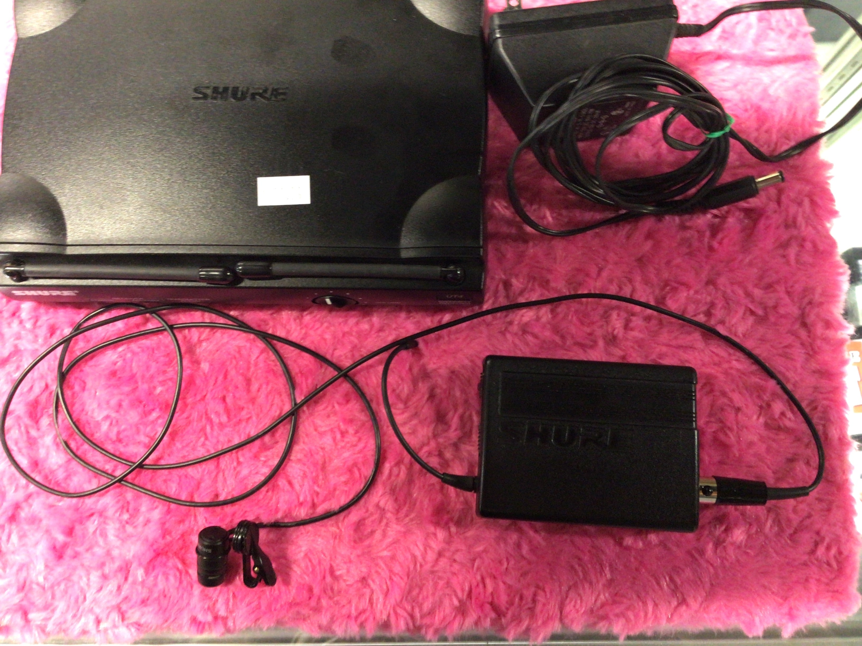 Shure UT4 Diversity Receiver w/Lapel Mic Used