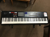 Akai MPK 88 Synth Keyboard Used