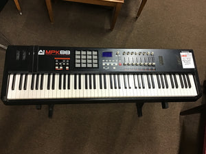 Akai MPK 88 Synth Keyboard Used